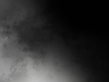 Sörf tahtasının üstünde dalgalar üstünde bir adam.