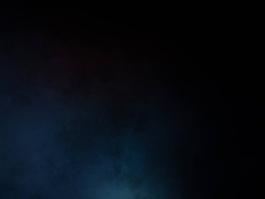 Takım elbiseli ve kravatlı bir adam karanlık bir arka planın önünde duruyor.