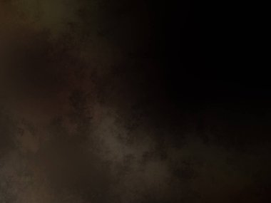 Takım elbiseli ve kravatlı bir adam karanlık bir arka planın önünde duruyor.