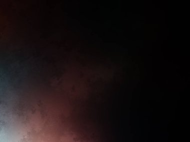 Elinde tenis raketi tutan biri.