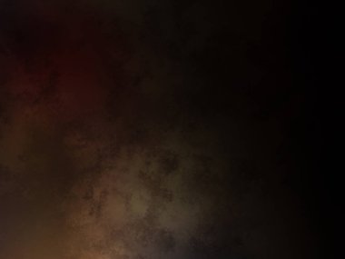 Takım elbiseli ve kravatlı bir adam karanlık bir arka planın önünde duruyor.