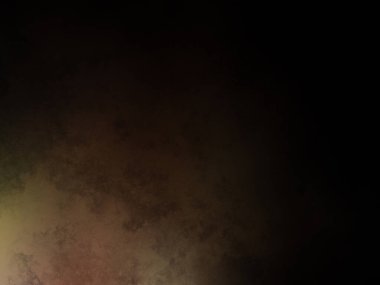 Takım elbiseli ve kravatlı bir adam tenis raketi tutuyor.