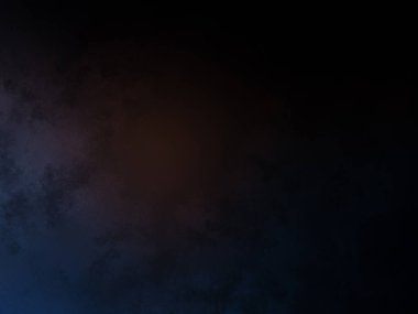 Gökyüzü arkaplanı olan bir saat kulesi