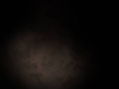 Siyah bir arkaplan ve koyu bir çember