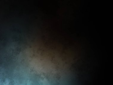 Takım elbiseli ve kravatlı bir adam duvarın önünde duruyor.