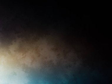 Tenis kortunda raket tutan bir adam.