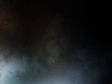 Tenis kortunda raket tutan bir adam.