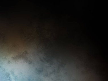 Takım elbiseli ve kravatlı bir adam duvarın önünde duruyor.