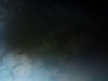 Sörf tahtasında sörf yapan bir insan.