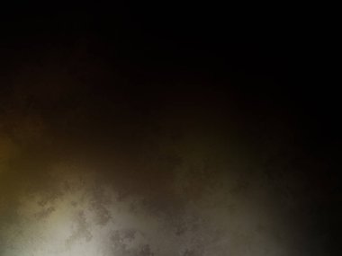 Siyah gömlekli ve siyah kravatlı bir adam.