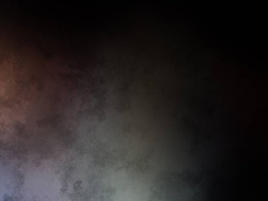 Takım elbiseli ve kravatlı bir adam tenis raketi tutuyor.