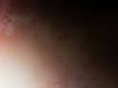 Tenis kortunda raket tutan bir adam.