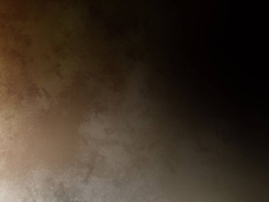 Takım elbiseli ve kravatlı bir adam duvarın önünde duruyor.