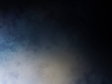 Takım elbiseli ve kravatlı bir adam tenis raketi tutuyor.