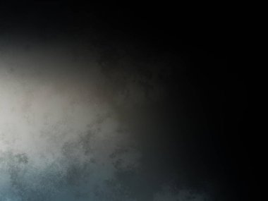 Takım elbiseli ve kravatlı bir adam tenis raketi tutuyor.