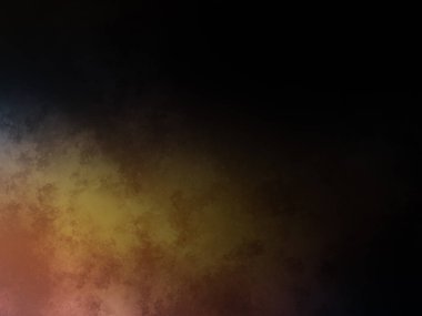 Tenis kortunda raket tutan bir adam.