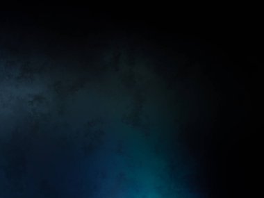 Siyah gömlekli bir adam tenis raketi tutuyor.