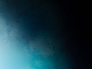 Sörf tahtasında suda bir insan.