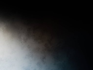 Takım elbiseli ve kravatlı bir adam tenis raketi tutuyor.