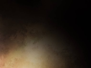 Elinde mikrofon tutan takım elbiseli ve kravatlı bir adam.