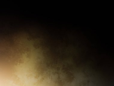 Kaykay rampasında kaykay süren bir adam.