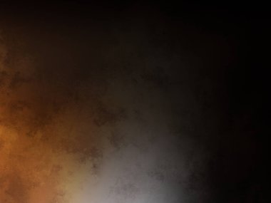 Takım elbiseli ve kravatlı bir adam duvarın önünde duruyor.