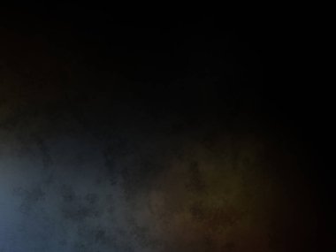 Takım elbiseli ve kravatlı bir adam tenis raketi tutuyor.