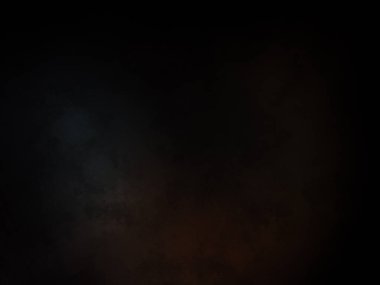 Karanlık bir oda, saati ve ışığı olan.