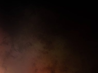 Gökyüzü arkaplanı ve yangın musluğu olan bir yangın.