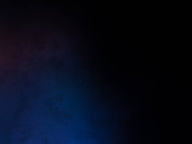 Elinde mikrofon tutan takım elbiseli ve kravatlı bir adam.