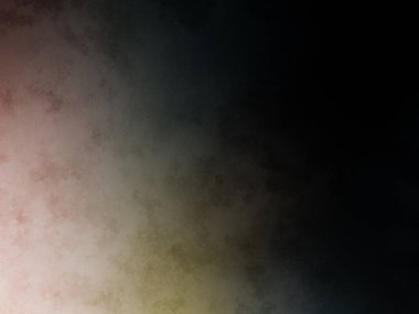 Tenis kortunda raket tutan bir adam.