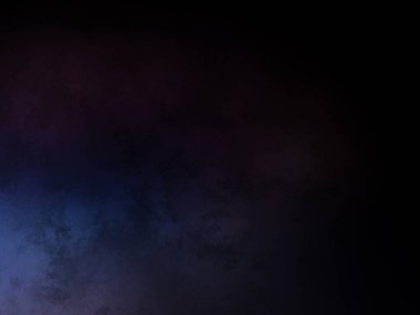 Takım elbiseli ve kravatlı bir adam tenis raketi tutuyor.