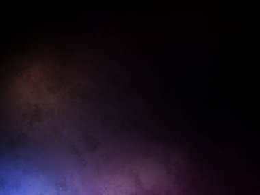 Duvarında ışık olan karanlık bir oda.