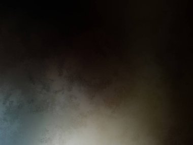 Ateşin önünde duran biri.