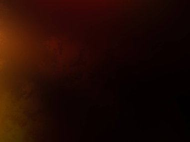 Arka planda kırmızı ışık olan bir sokak lambası.