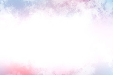 Bulutlu pembe ve mavi bir gökyüzü ve bir uçak