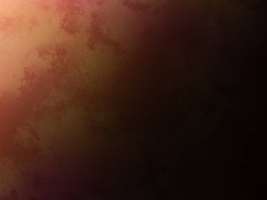 Bir adam kortta tenis raketi tutuyor.