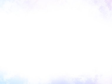 Kaykay rampasında kaykay süren biri.