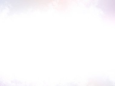 Sörf tahtasında suda bir insan.