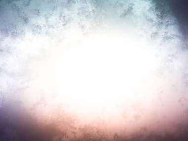 Karlı bir yüzeyde kaykay süren bir insan.