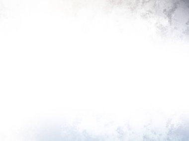 Karla kaplı yamaçta kar kayağı yapan bir adam.