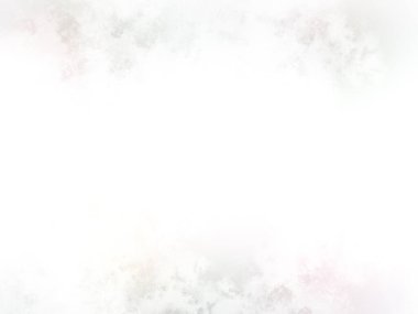 Karlı bir yüzeyde snowboard süren bir insan.