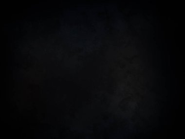 Kara bir arka plan, karanlık bir gökyüzü ve birkaç bulut.