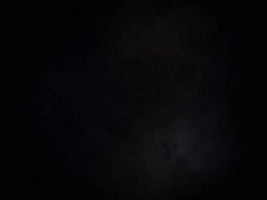 Karanlık gökyüzü ve aydınlığı olan siyah bir arkaplan.