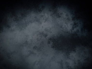 Birkaç bulutlu karanlık bir gökyüzü.