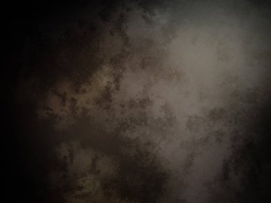 Üzerinde saat olan karanlık ve kirli bir duvar.