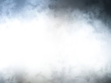 Bulutlu bir günde kaykay süren biri.