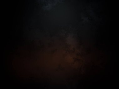 Karanlık bir gökyüzü, birkaç bulut ve bir ışık.