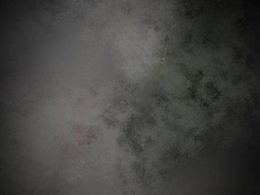 Okyanusta sörf tahtası üzerinde sörf yapan bir adam.