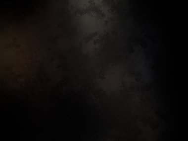 Karanlıktaki bir insanın siyah beyaz fotoğrafı.